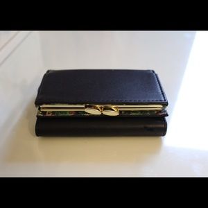 black wallet